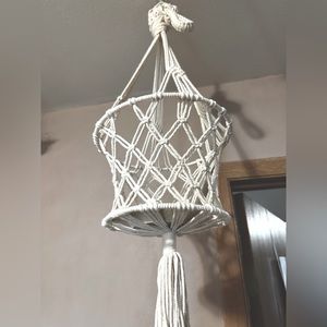 Macrame plant holder 🪴